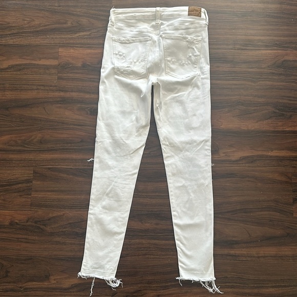 American Eagle Super High Rise White Distressed Jegging Crop Size 6. - Picture 3 of 4